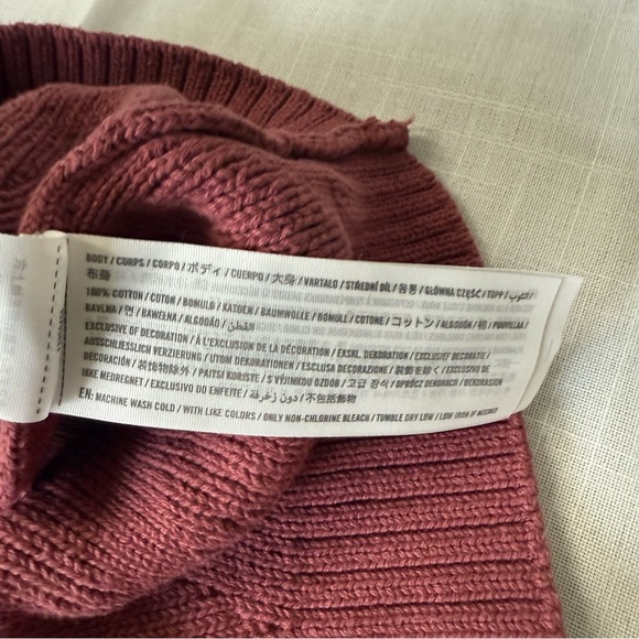 Abercrombie & Fitch Oversized Men's Red and Burgundy Vest Knit Size M - Picture 7 of 7